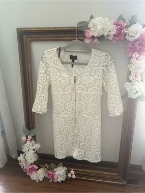 Laundry by Shelli Segal White Lace Zip-Front Dress